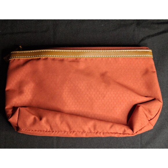 Delsey Paris Chatelet Air 2.0 Shoulder Bag w/ Additional Removable Small Pouch - Picture 9 of 16